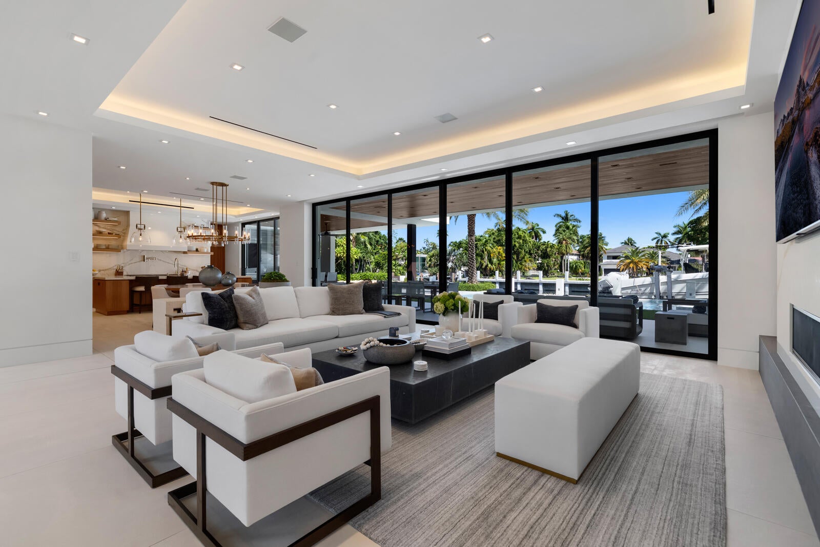 2423 Castilla Isle