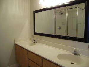 SANDALWOOD LAKES SOUTH - Residential Lease