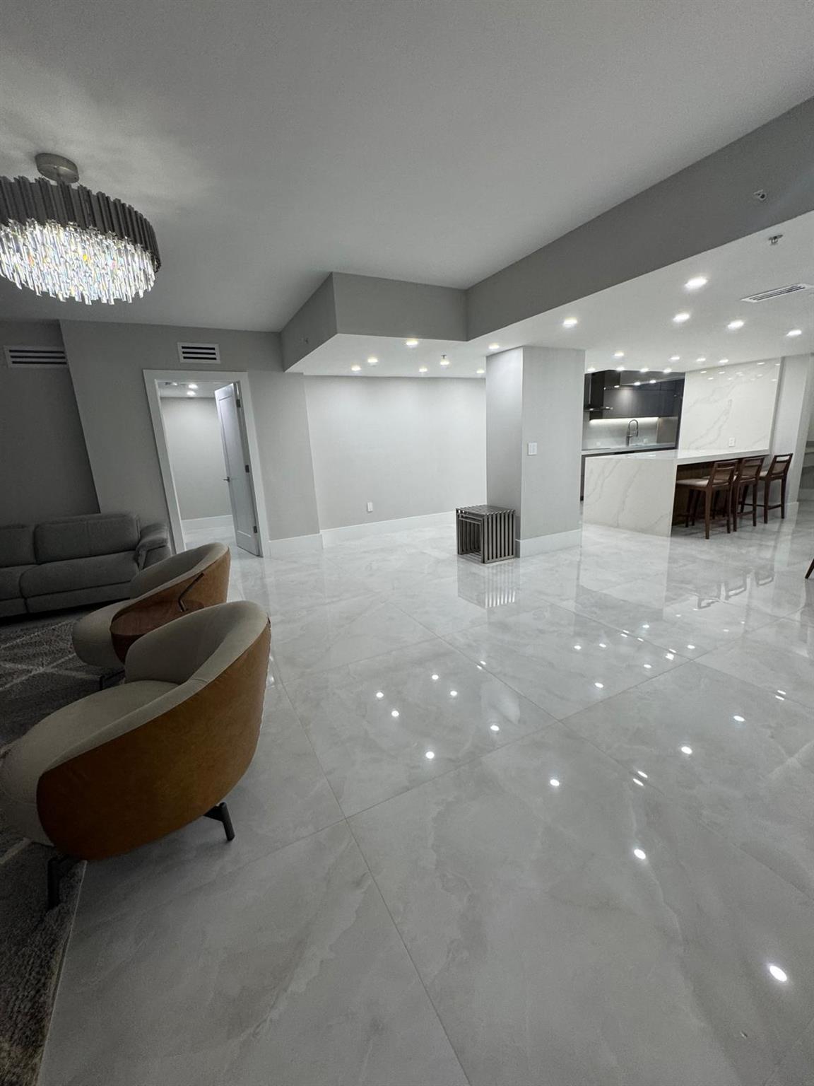 OCEAN PLAZA - Residential