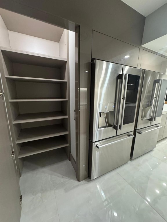 OCEAN PLAZA - Residential