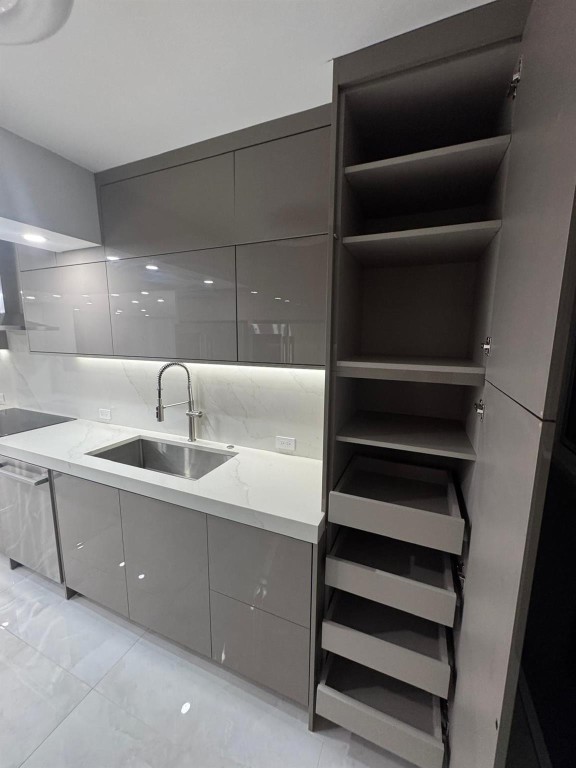 OCEAN PLAZA - Residential