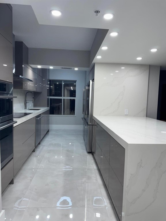 OCEAN PLAZA - Residential