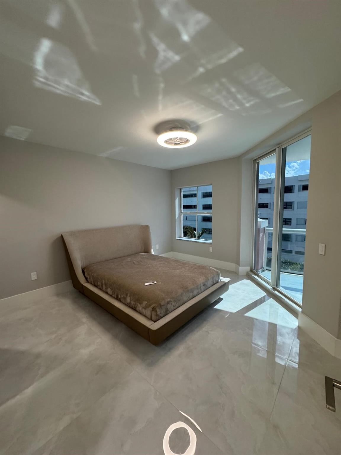 OCEAN PLAZA - Residential