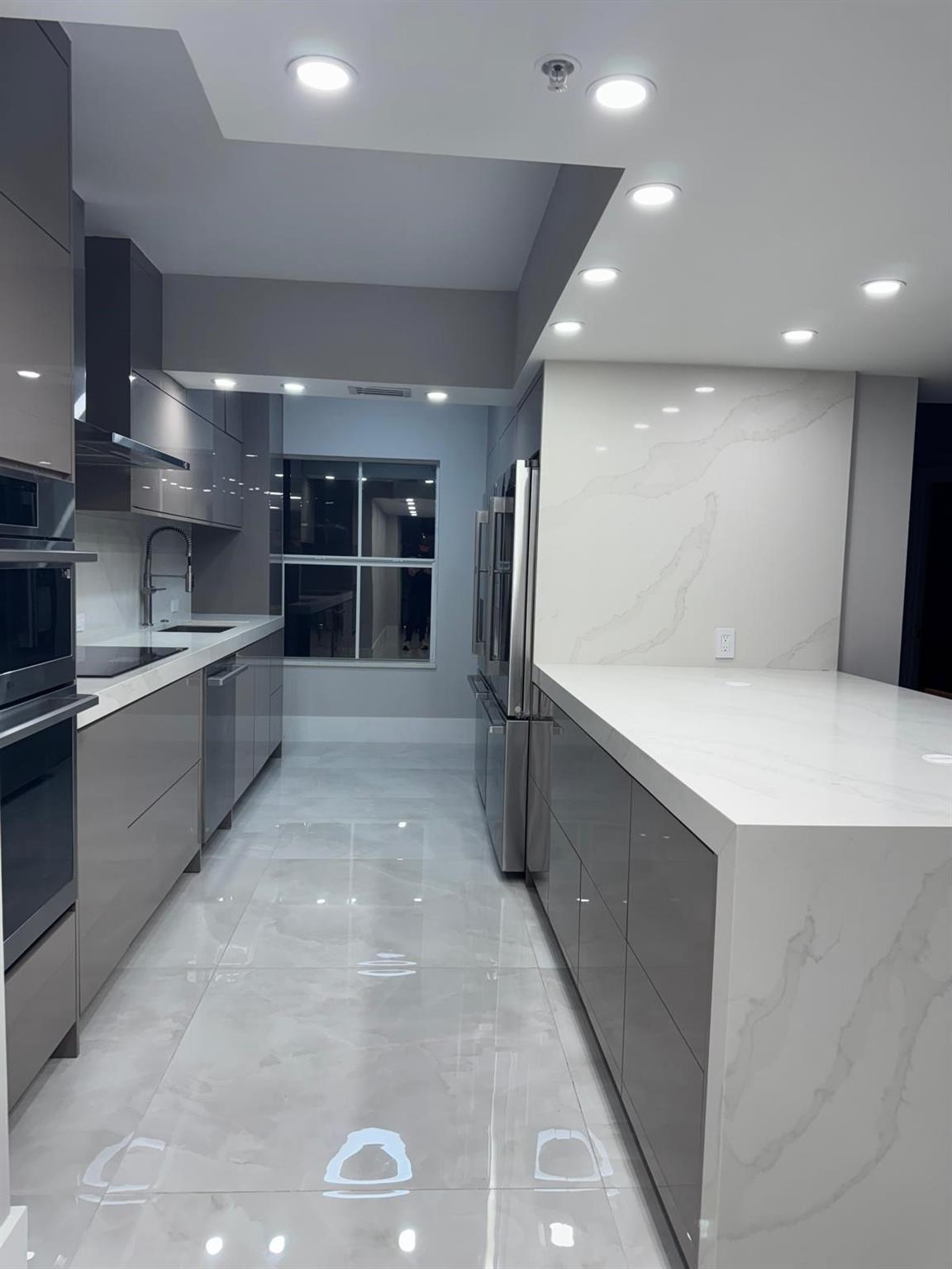 OCEAN PLAZA - Residential