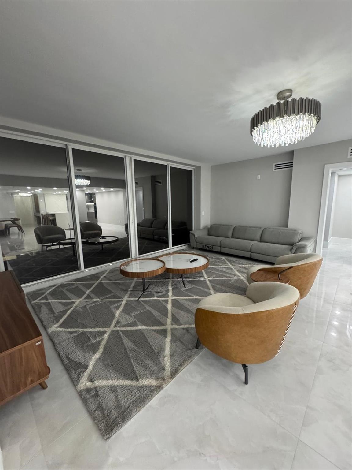 OCEAN PLAZA - Residential