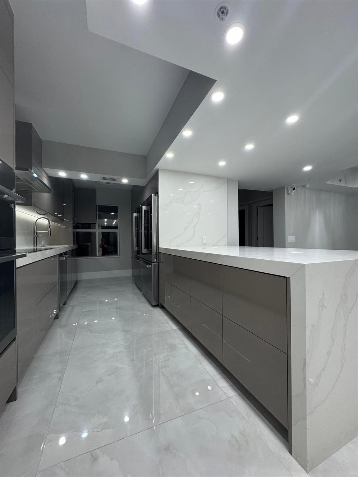 OCEAN PLAZA - Residential