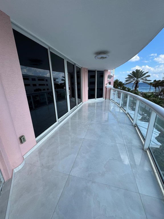 OCEAN PLAZA - Residential