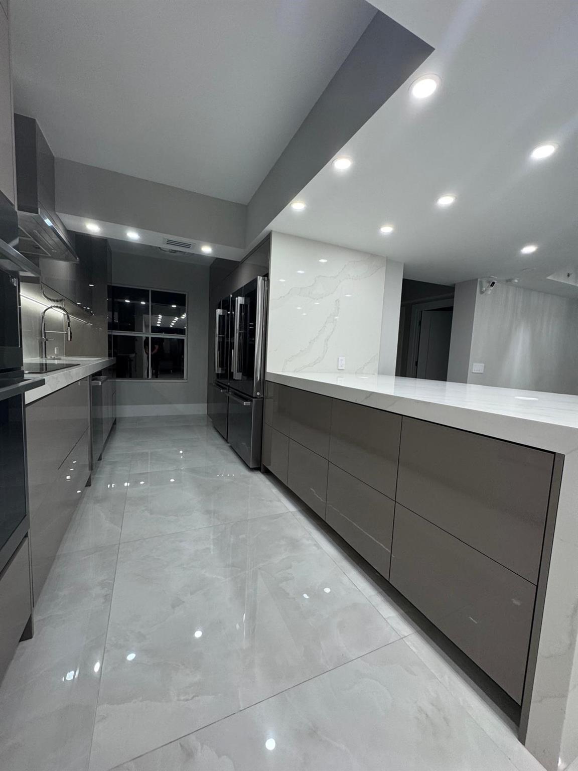 OCEAN PLAZA - Residential