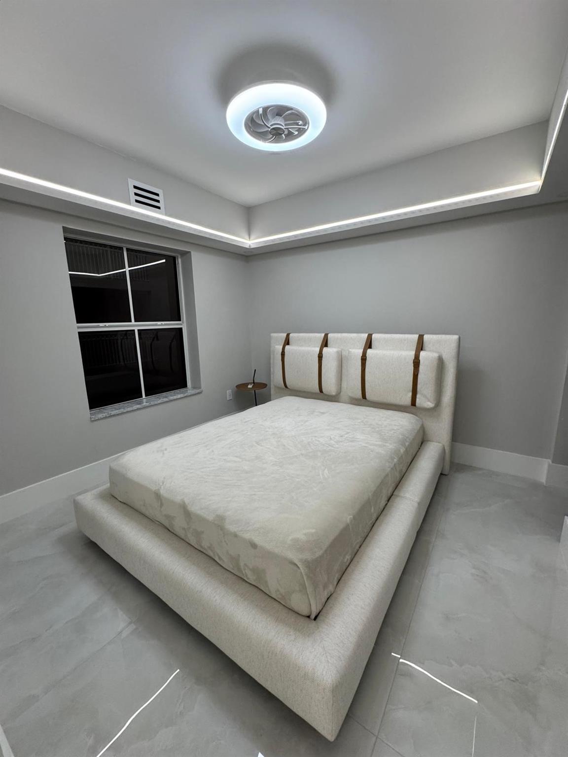 OCEAN PLAZA - Residential