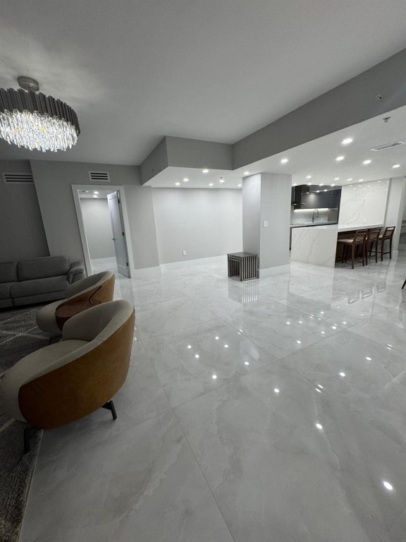 OCEAN PLAZA - Residential