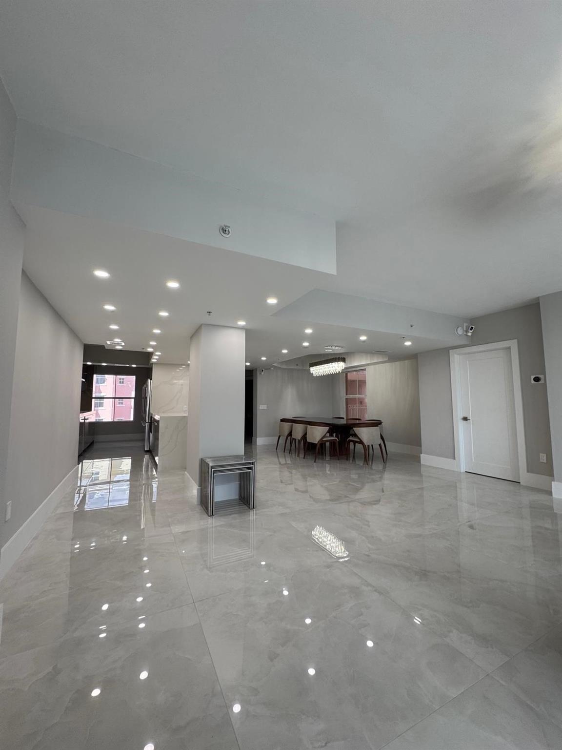 OCEAN PLAZA - Residential