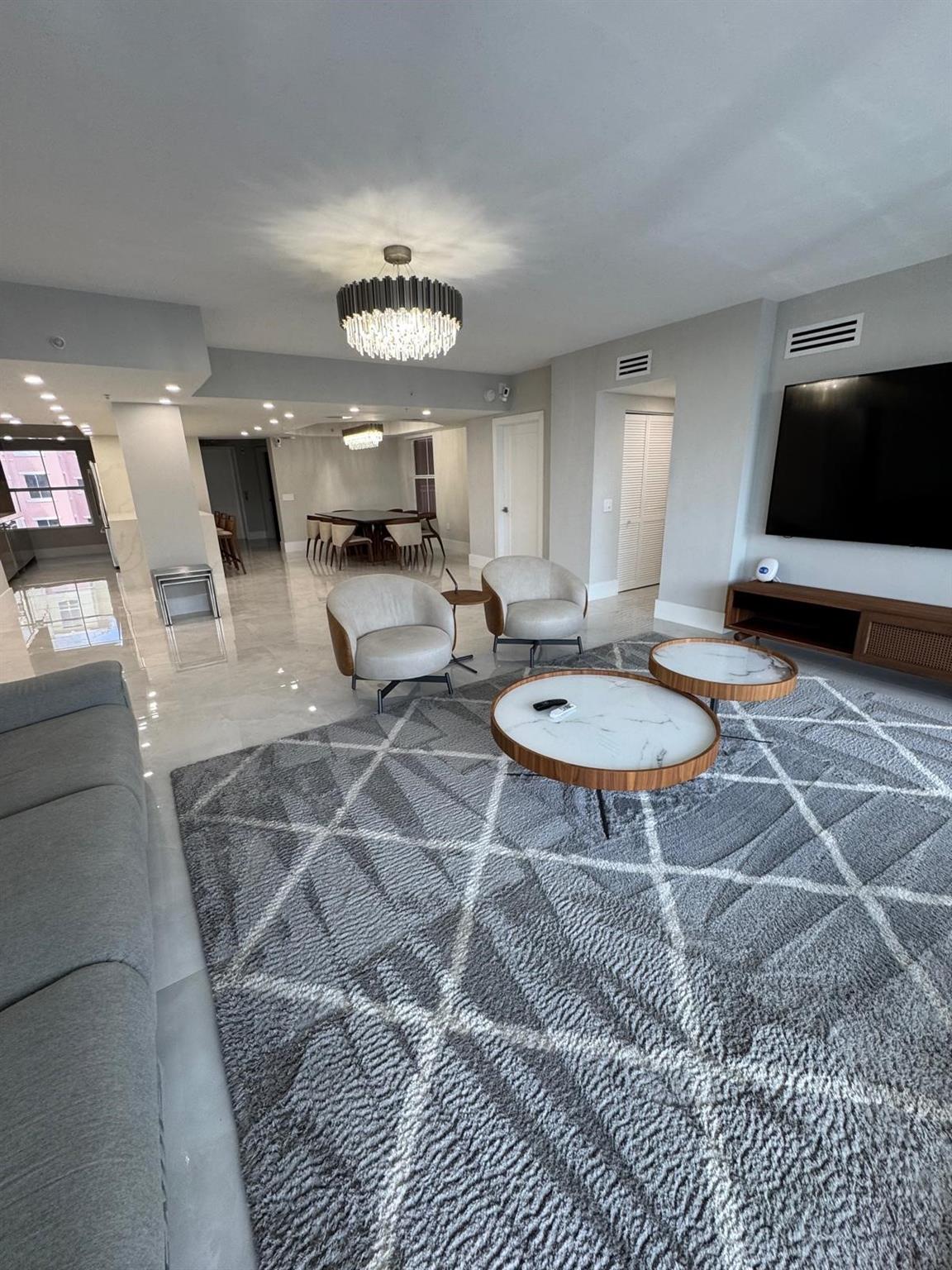 OCEAN PLAZA - Residential