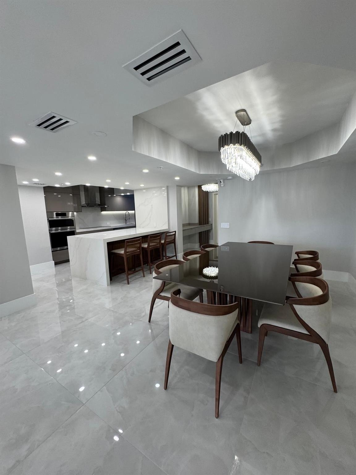 OCEAN PLAZA - Residential