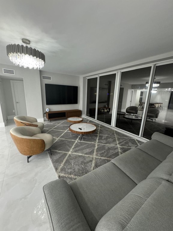 OCEAN PLAZA - Residential