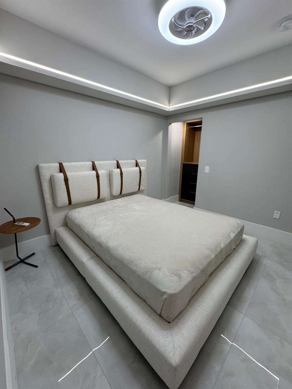 OCEAN PLAZA - Residential