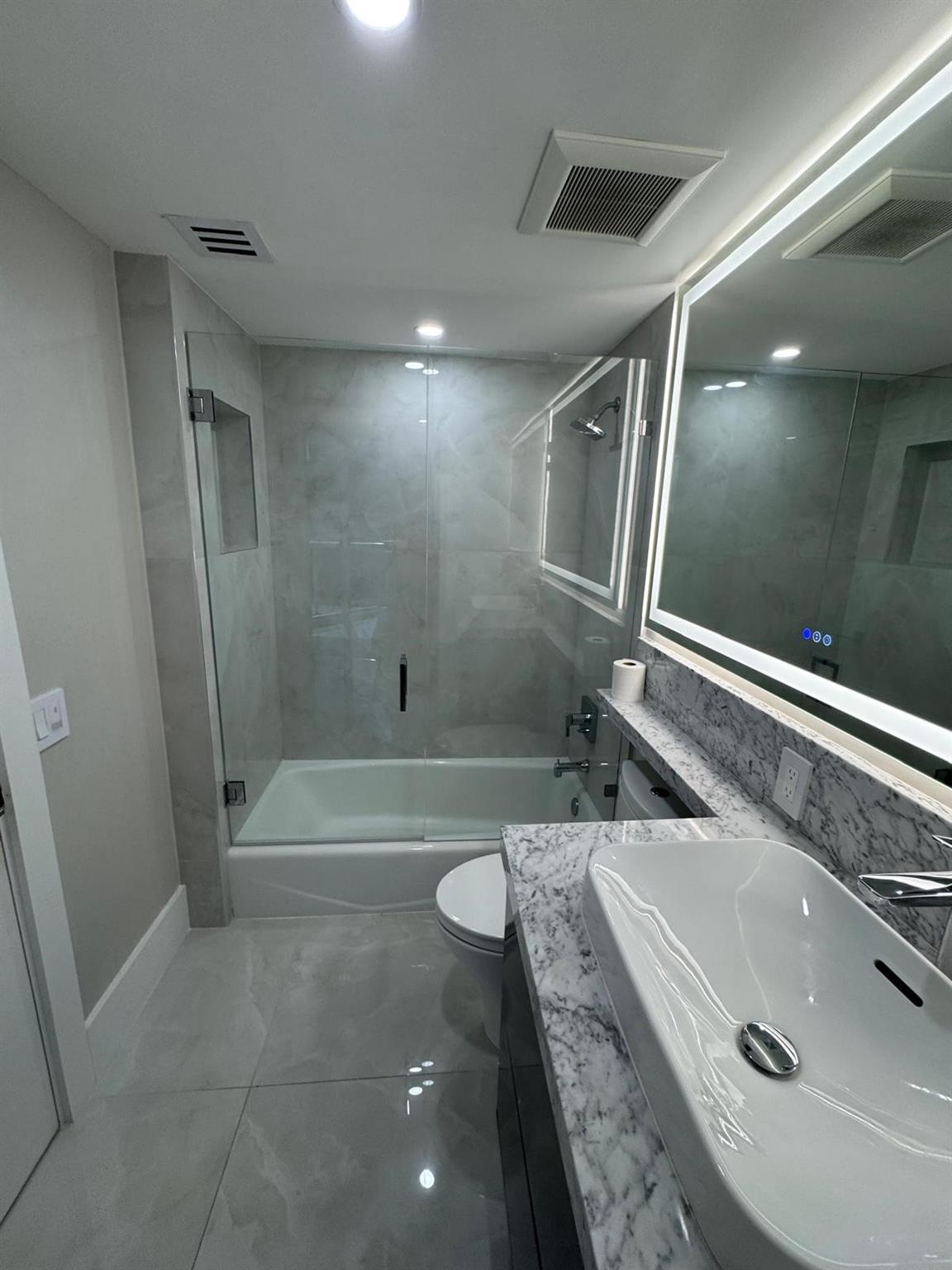 OCEAN PLAZA - Residential