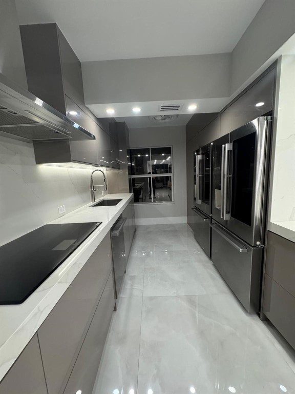 OCEAN PLAZA - Residential