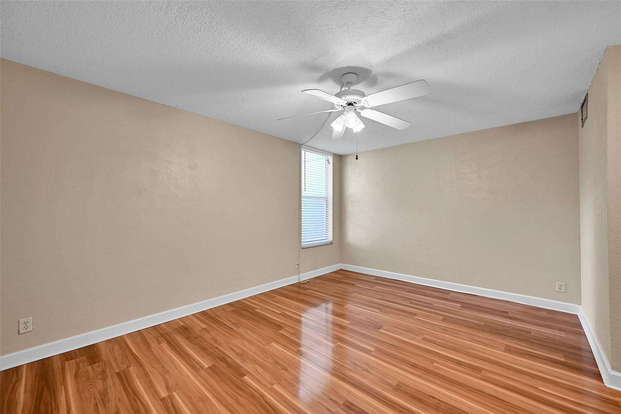 COUNTRY PINES CONDO - Residential