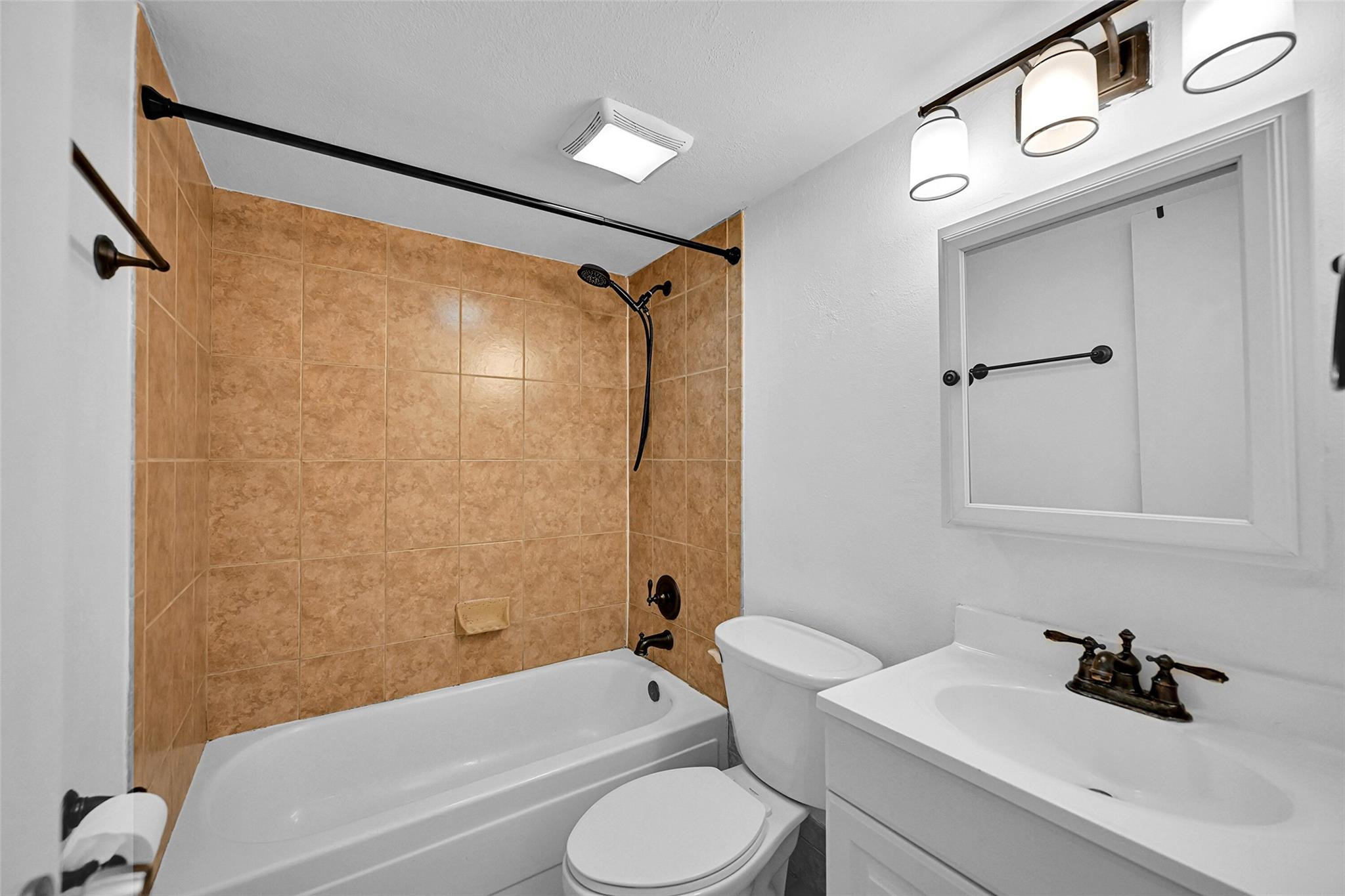 COUNTRY PINES CONDO - Residential