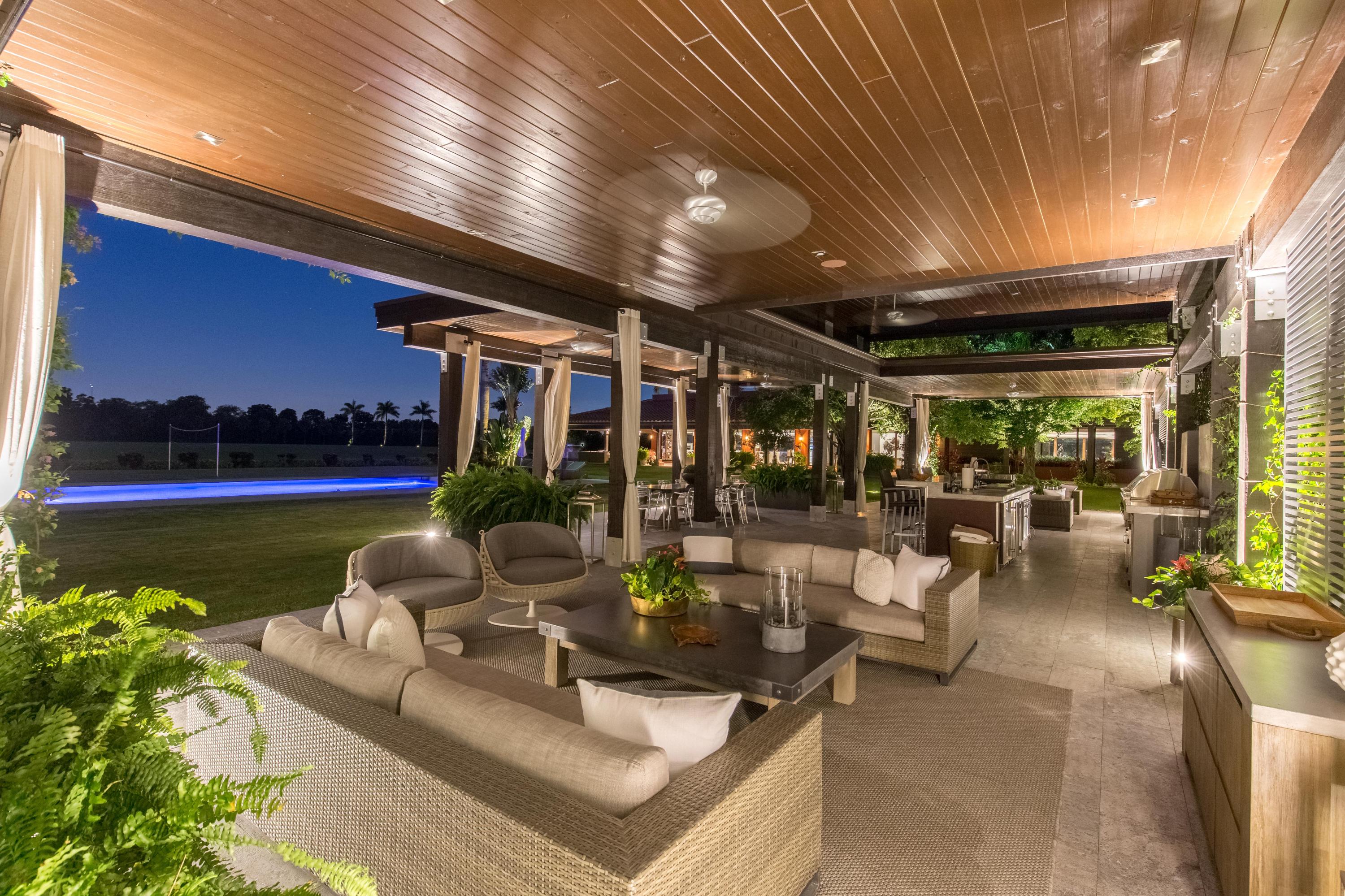 LAS PALMAS EQUESTRIAN - Residential