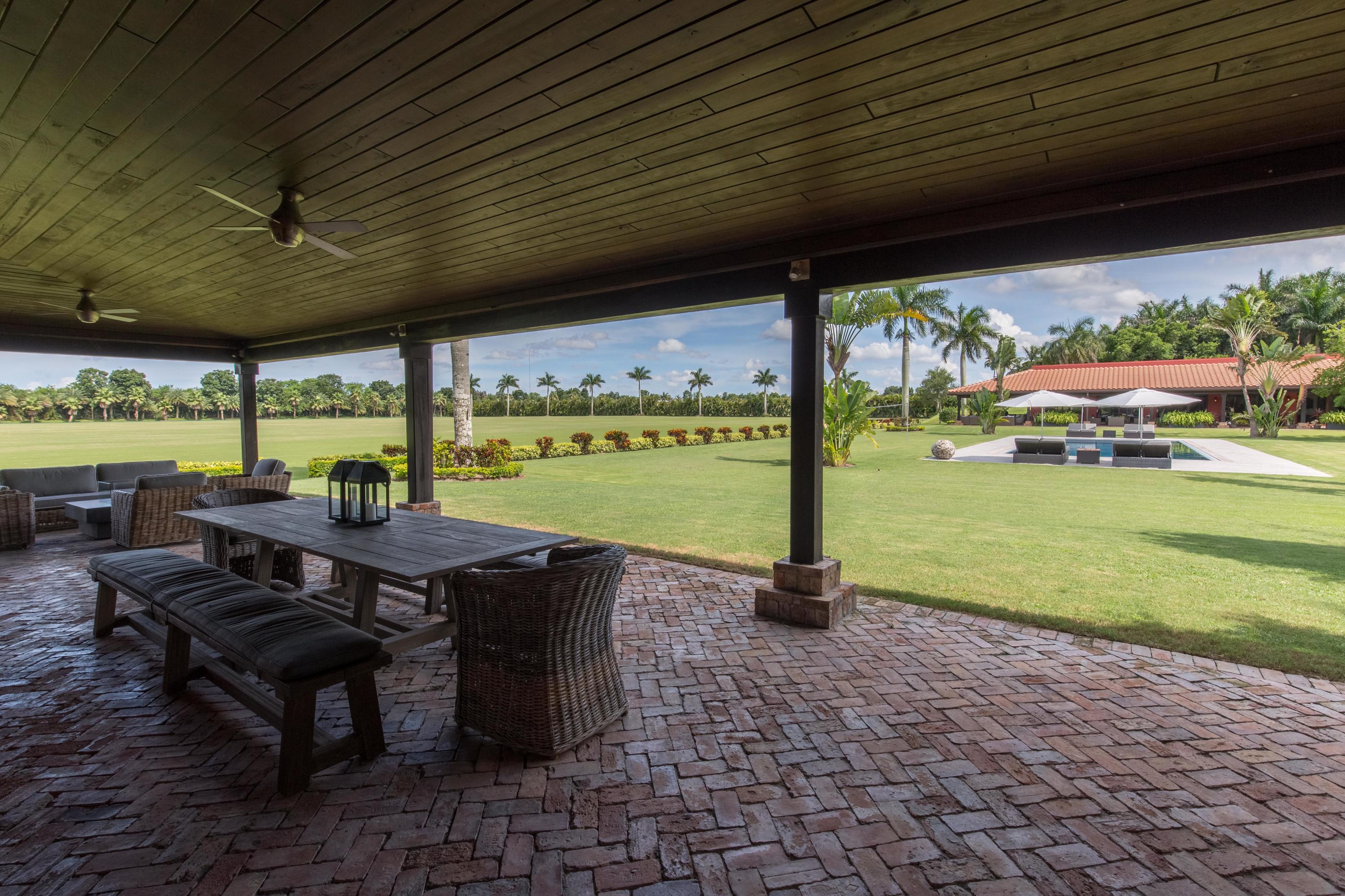 LAS PALMAS EQUESTRIAN - Residential