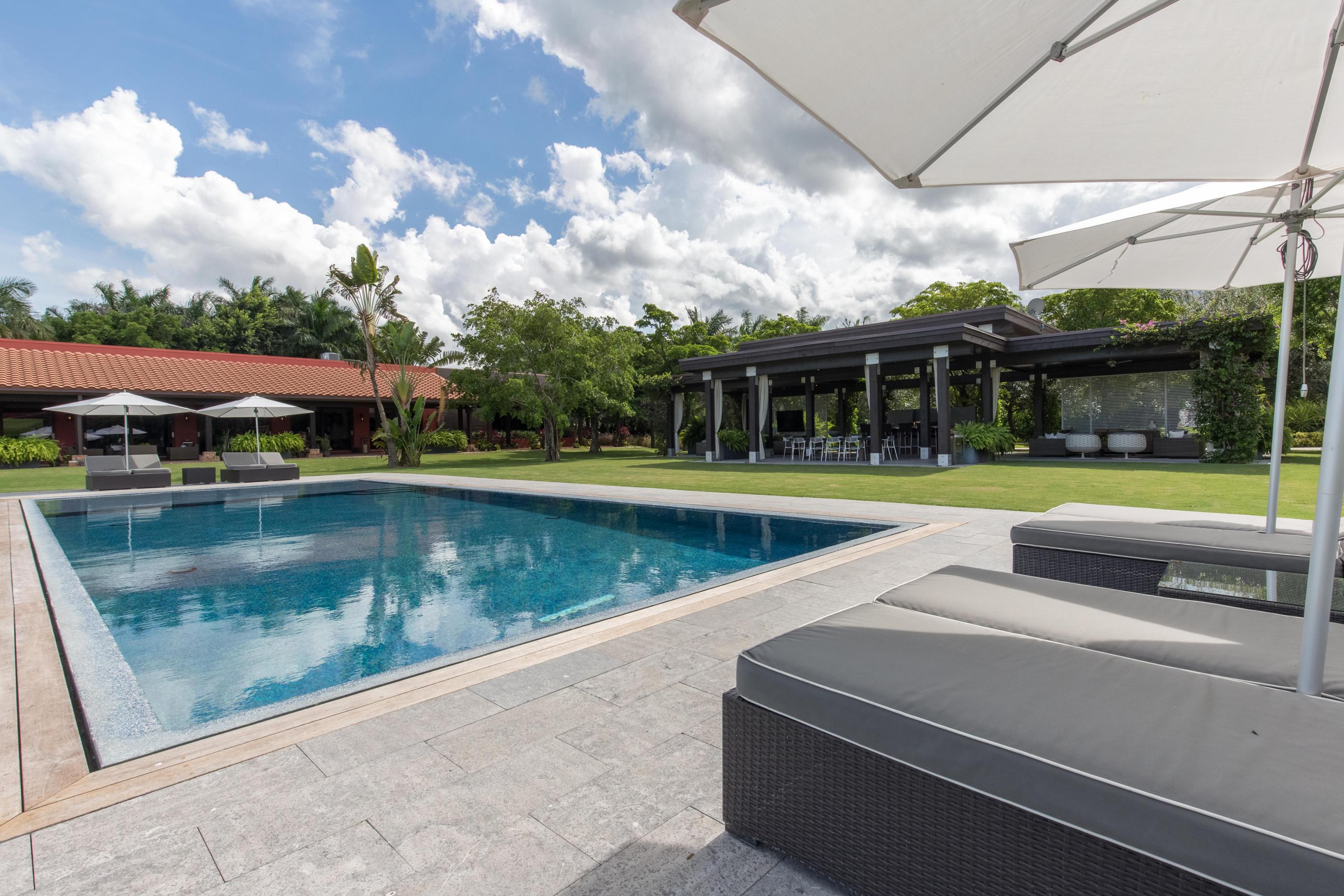 LAS PALMAS EQUESTRIAN - Residential