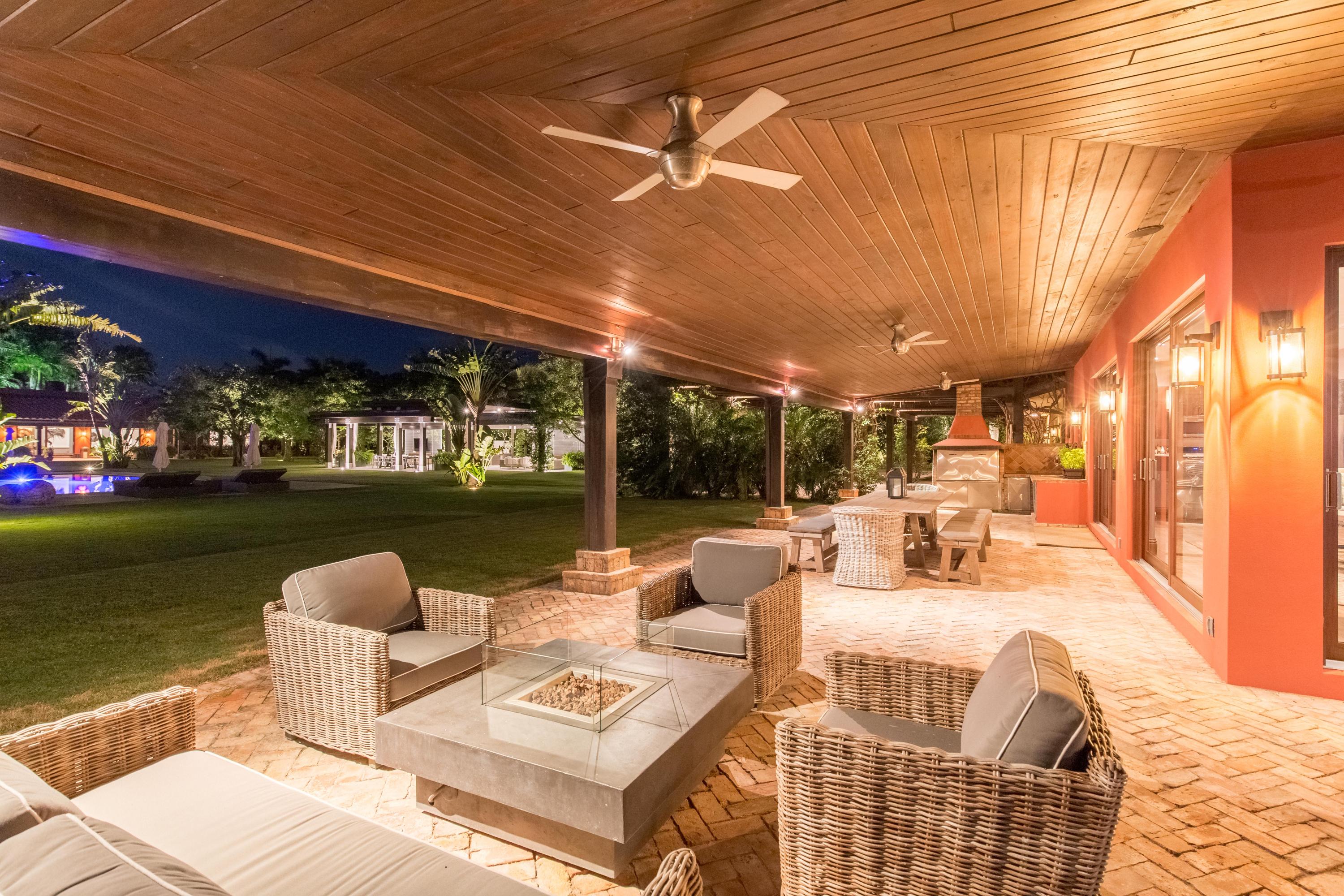 LAS PALMAS EQUESTRIAN - Residential