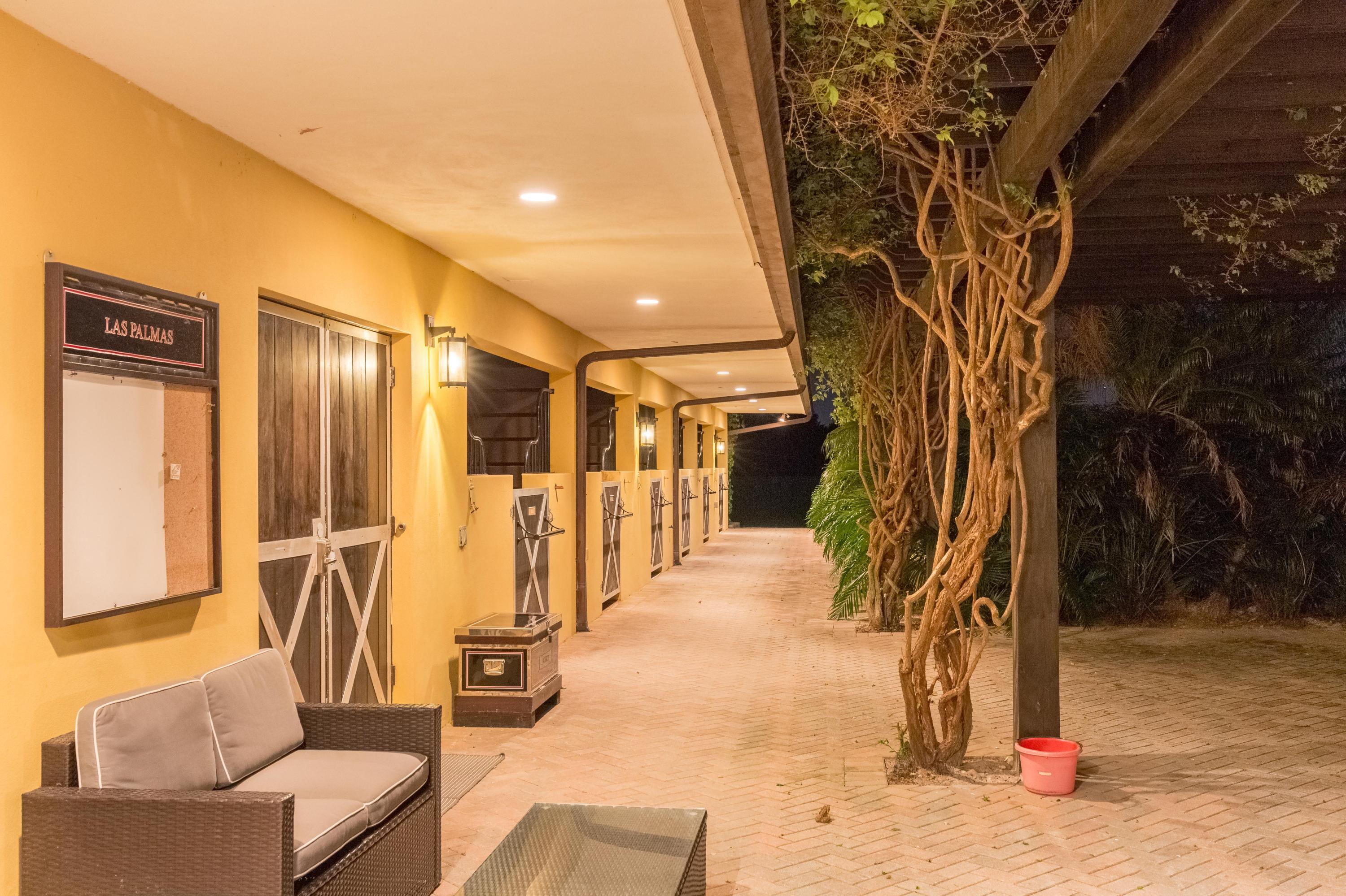 LAS PALMAS EQUESTRIAN - Residential