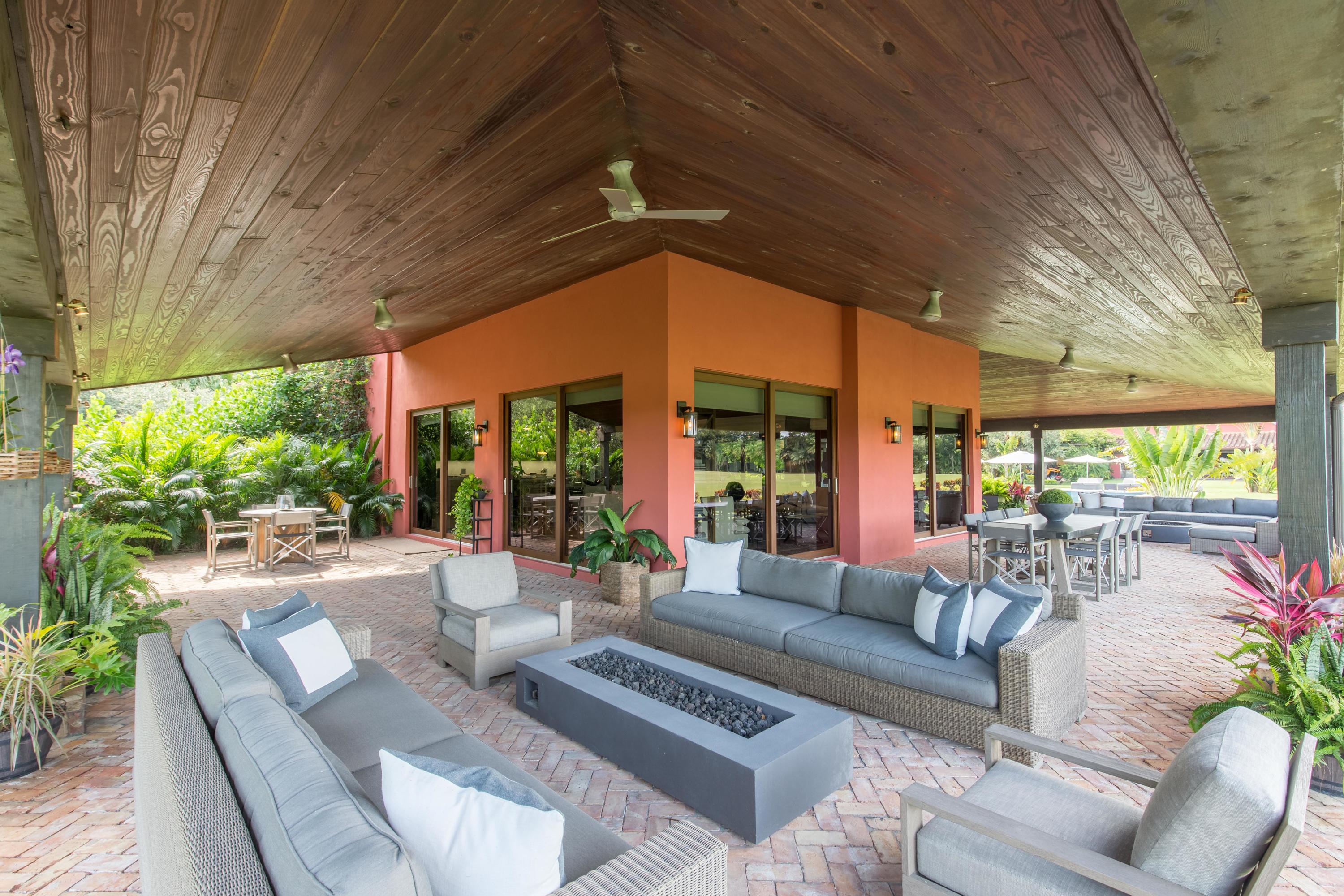 LAS PALMAS EQUESTRIAN - Residential