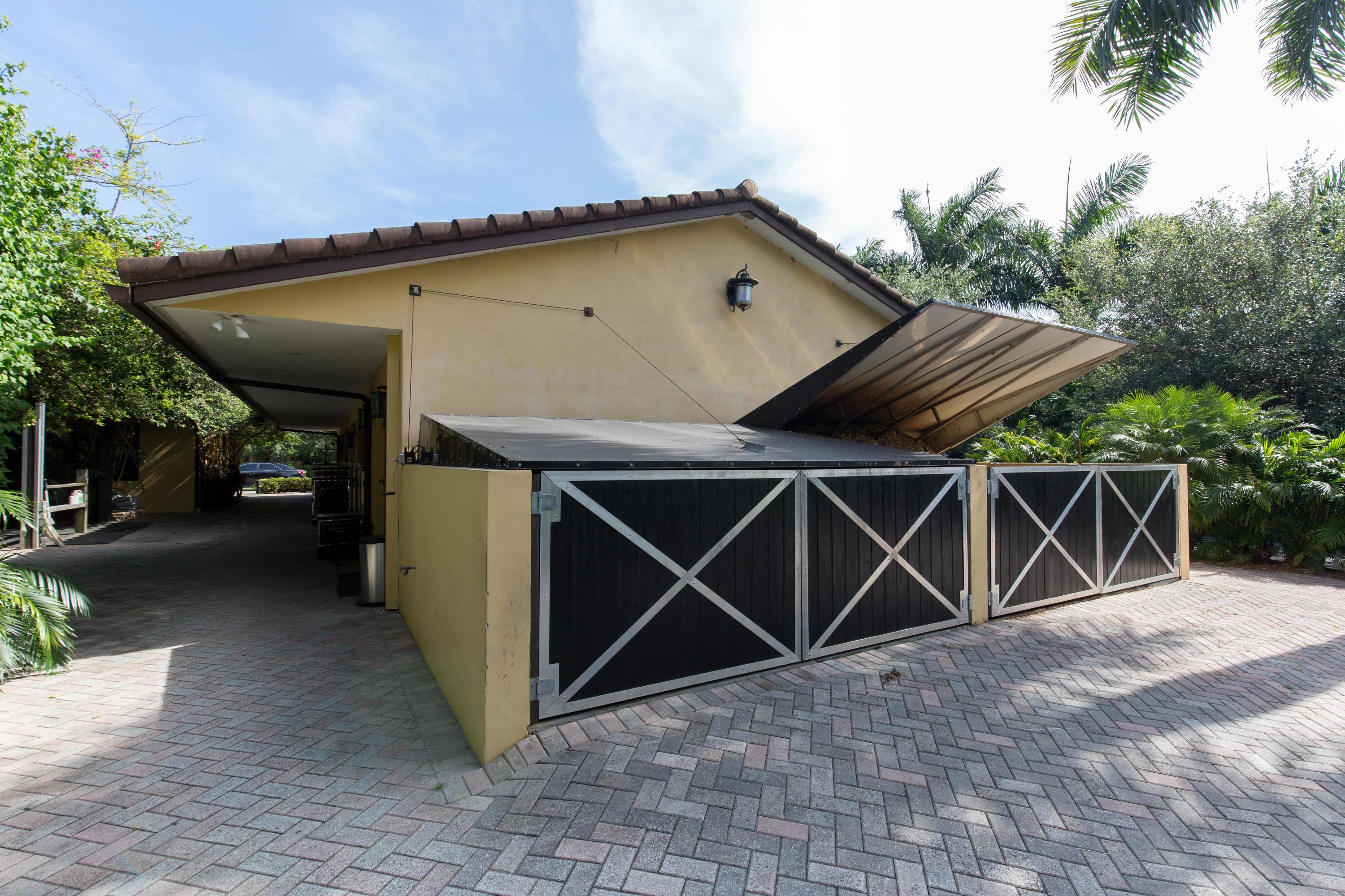 LAS PALMAS EQUESTRIAN - Residential