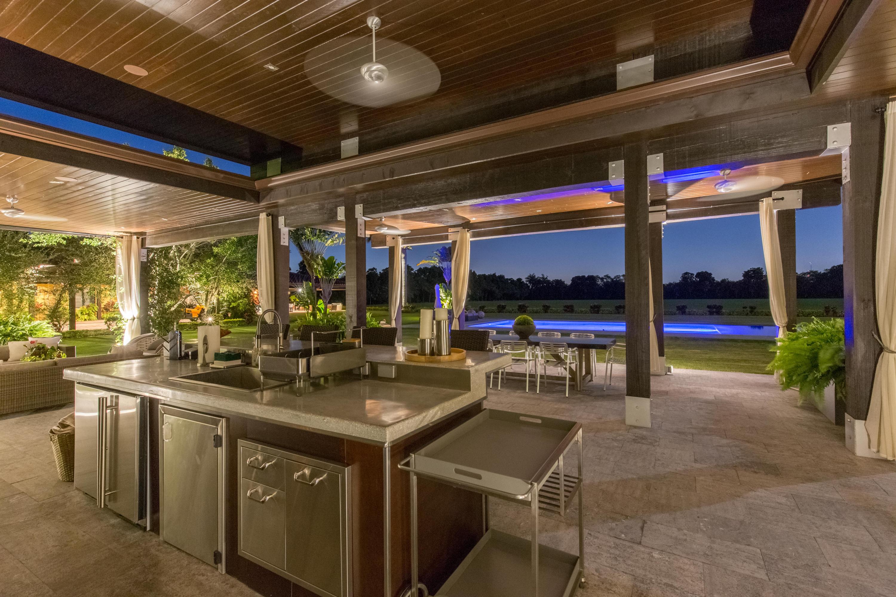 LAS PALMAS EQUESTRIAN - Residential