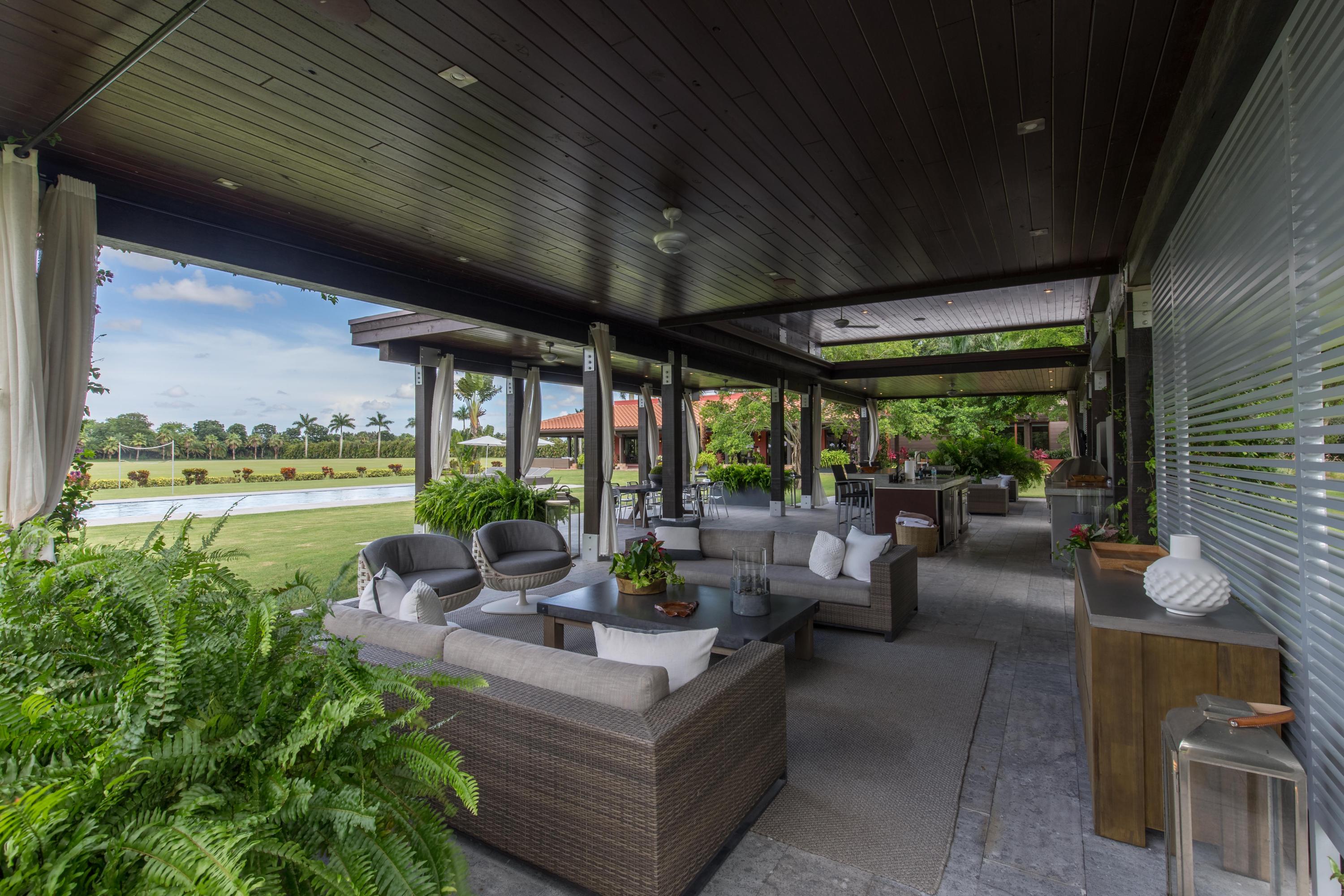 LAS PALMAS EQUESTRIAN - Residential