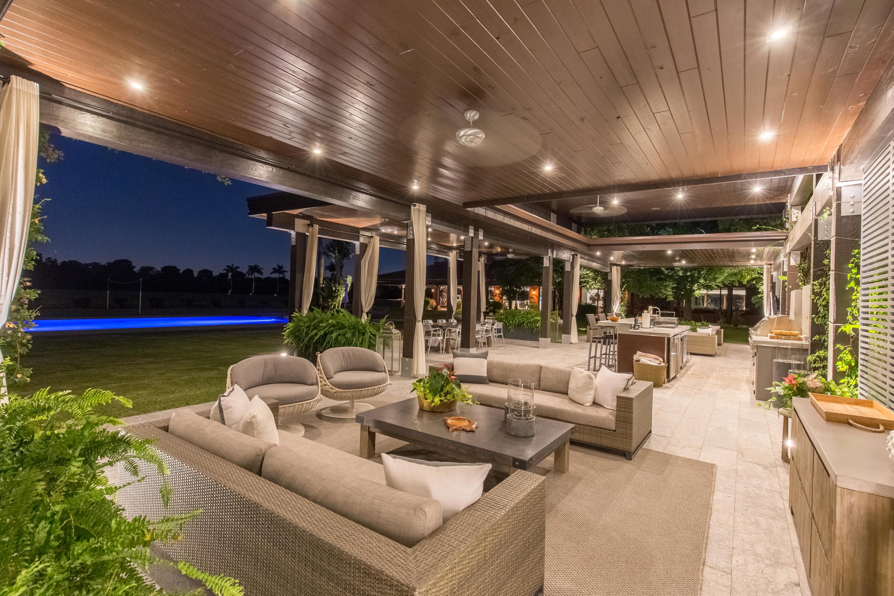 LAS PALMAS EQUESTRIAN - Residential