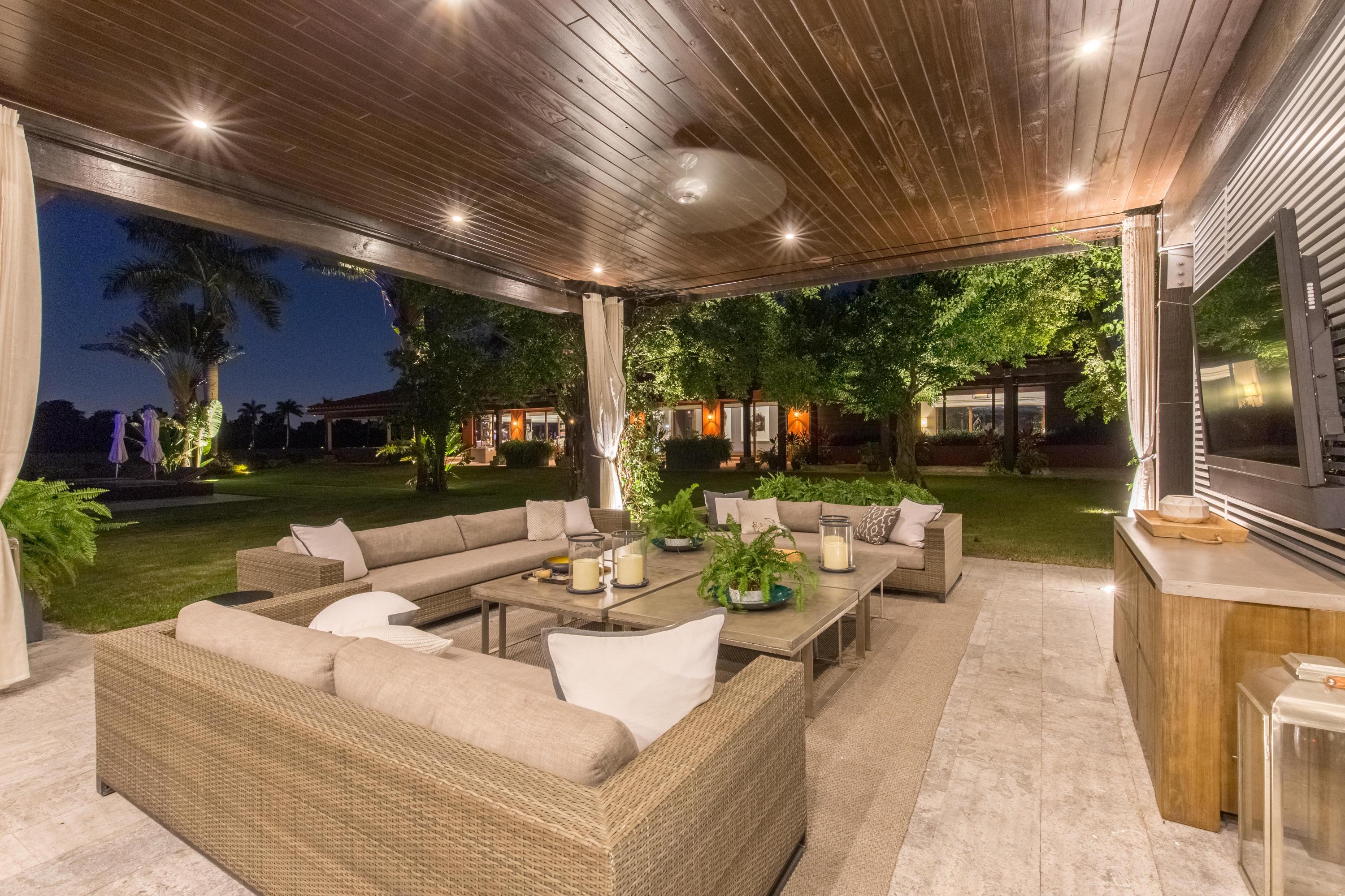 LAS PALMAS EQUESTRIAN - Residential