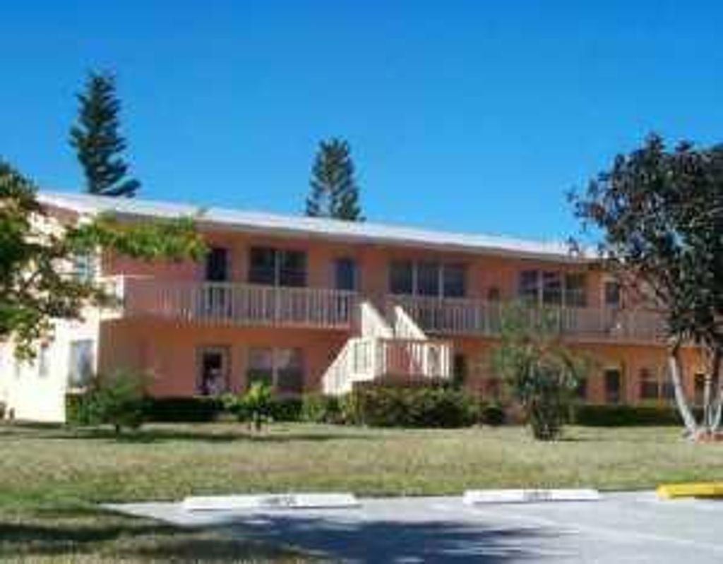 Photo of 124 Easthampton F #F, West Palm Beach, FL 33417 (MLS # R10821155)