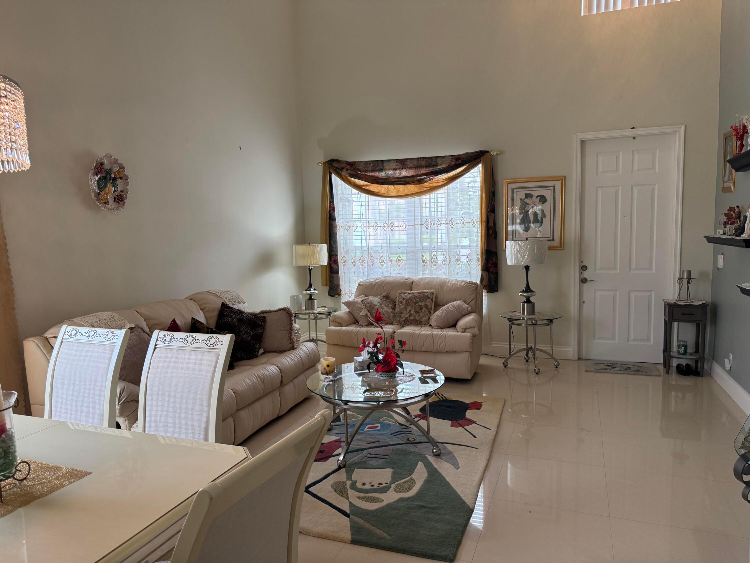 21196 Via Ventura 21196