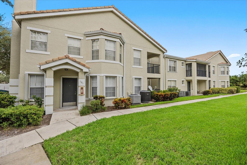 Photo of 128 SW Peacock Boulevard #15-101, Port Saint Lucie, FL 34986 (MLS # B26077814)