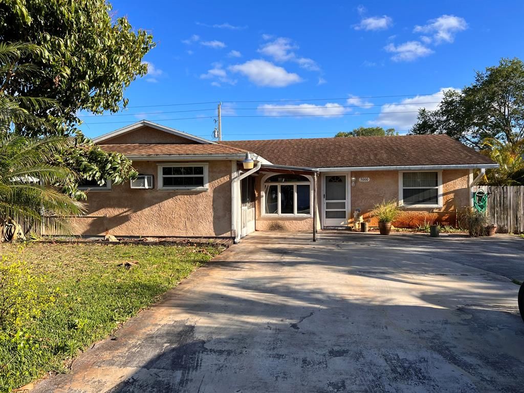 Photo of 3000 SE Cypress Street, Stuart, FL 34997 (MLS # R10875853)