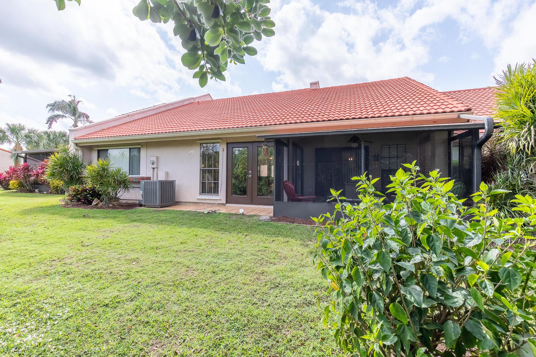 VILLAS OF SANDPIPER BAY U - Residential