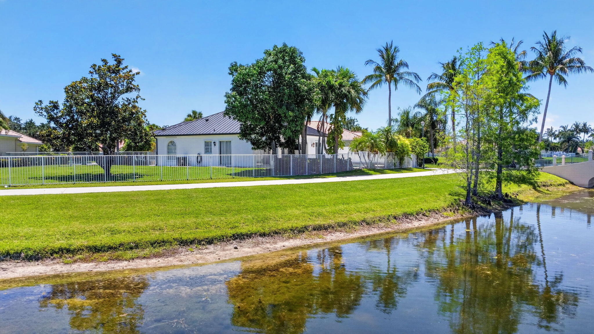 VILLAGEWALK OF WELLINGTON 3 - Residential