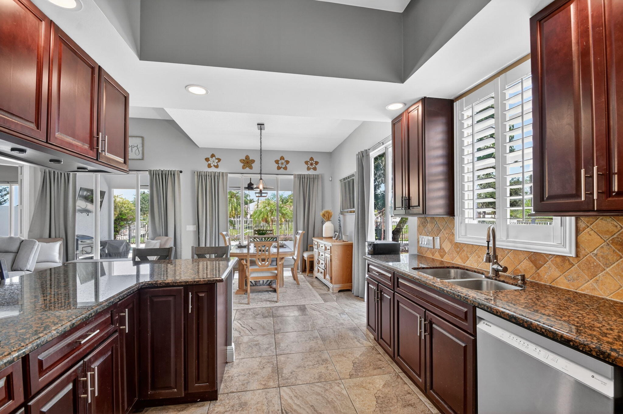 VILLAGEWALK OF WELLINGTON 3 - Residential