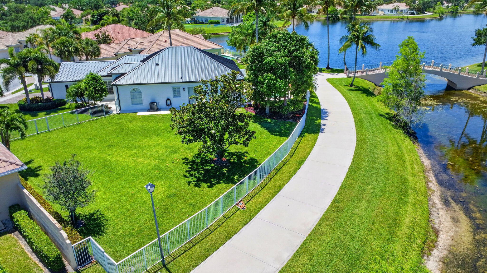 VILLAGEWALK OF WELLINGTON 3 - Residential
