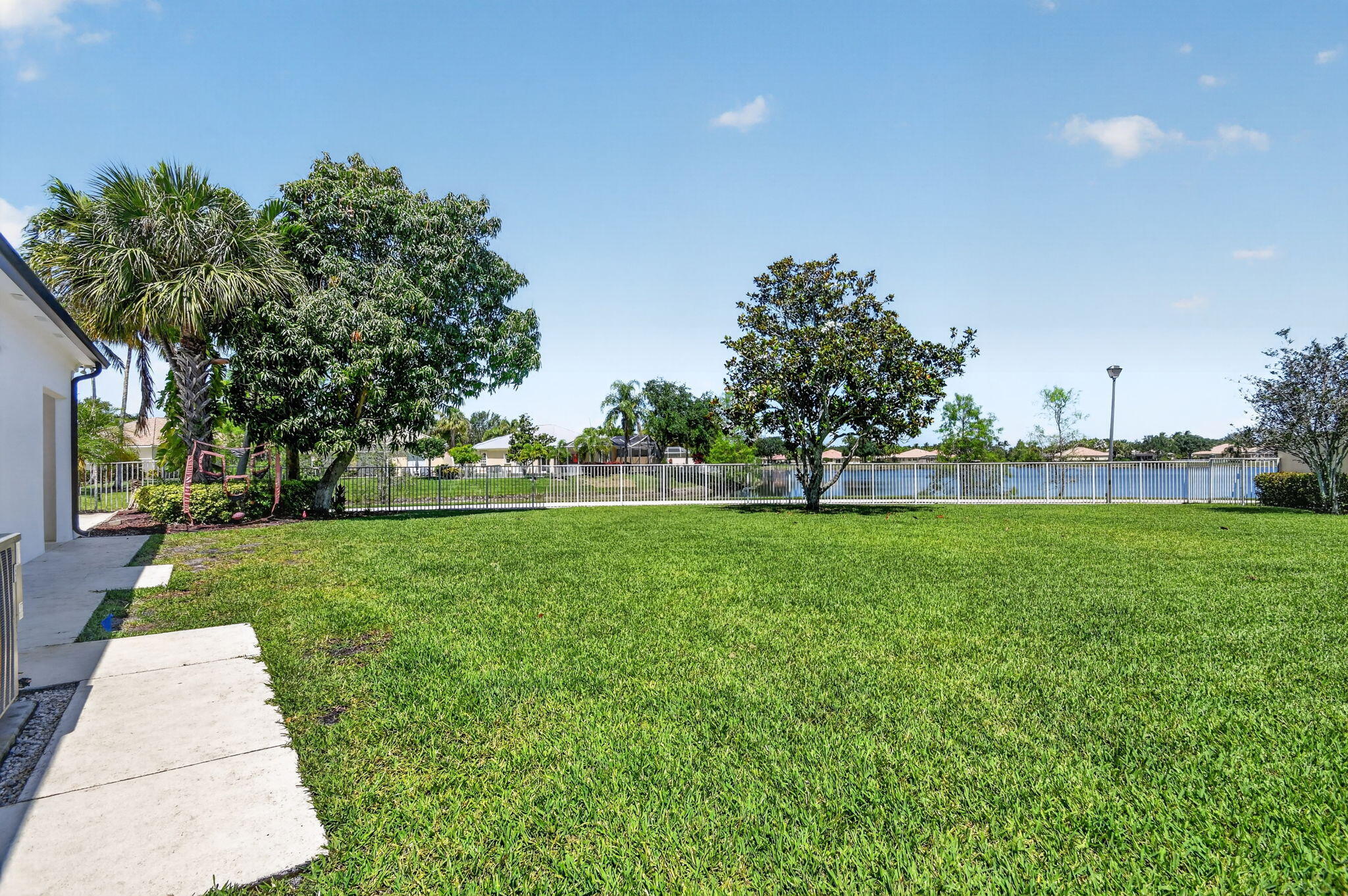 VILLAGEWALK OF WELLINGTON 3 - Residential