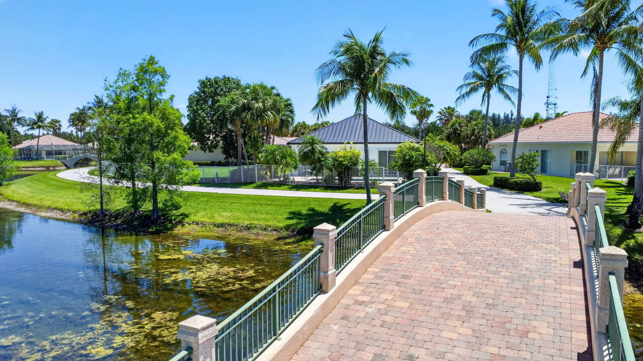 VILLAGEWALK OF WELLINGTON 3 - Residential