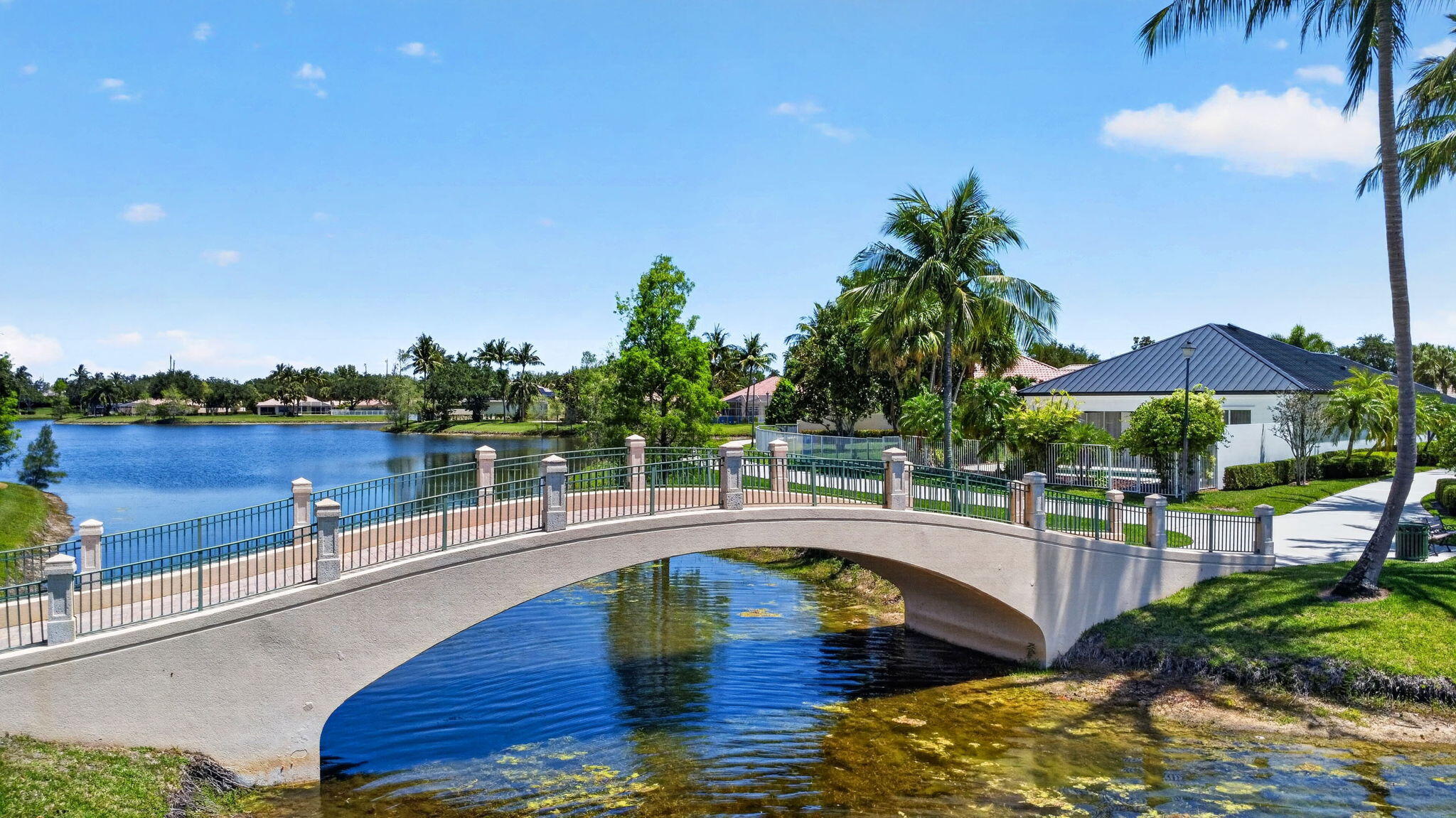 VILLAGEWALK OF WELLINGTON 3 - Residential