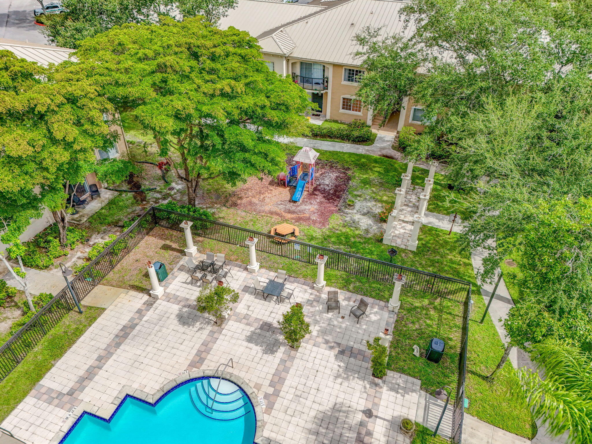 GRAND VIEW AT CRESTWOOD CONDOMINIUM - Residential Lease