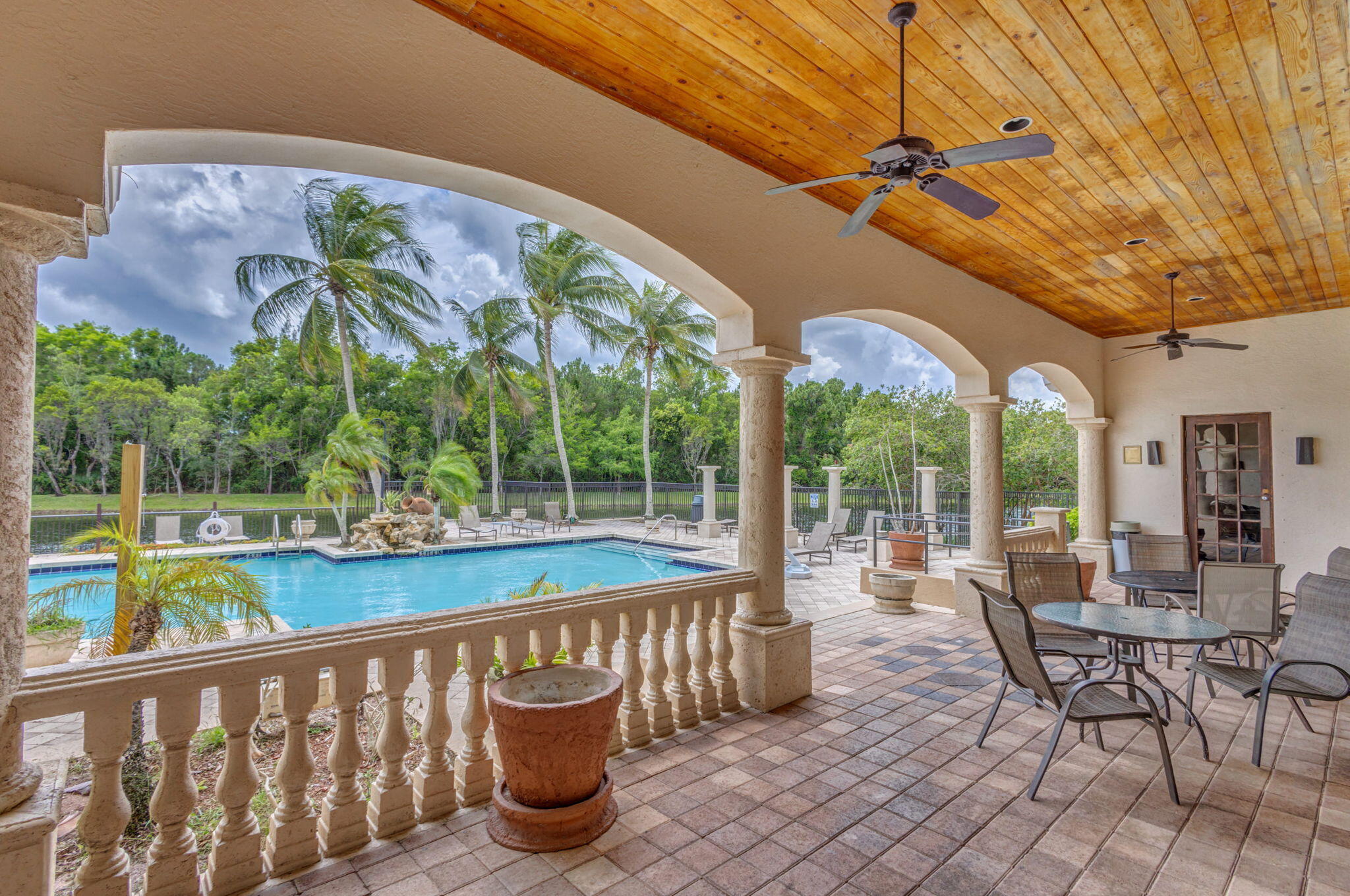 GRAND VIEW AT CRESTWOOD CONDOMINIUM - Residential Lease