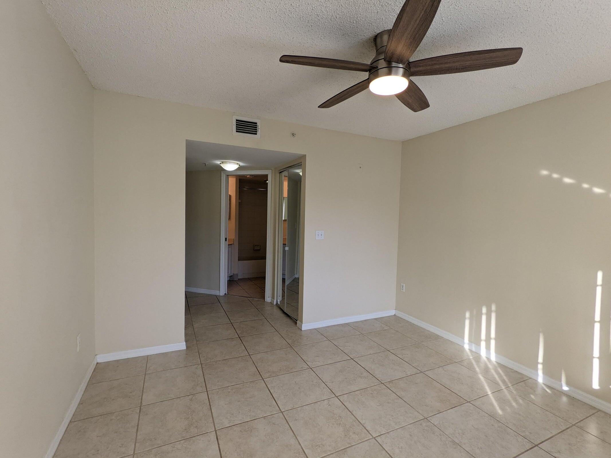 GRAND VIEW AT CRESTWOOD CONDOMINIUM - Residential Lease