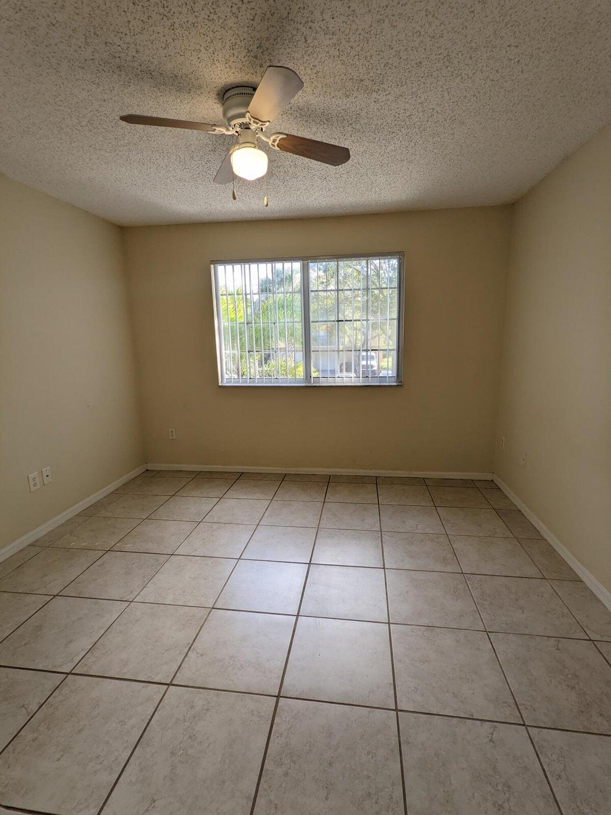 GRAND VIEW AT CRESTWOOD CONDOMINIUM - Residential Lease