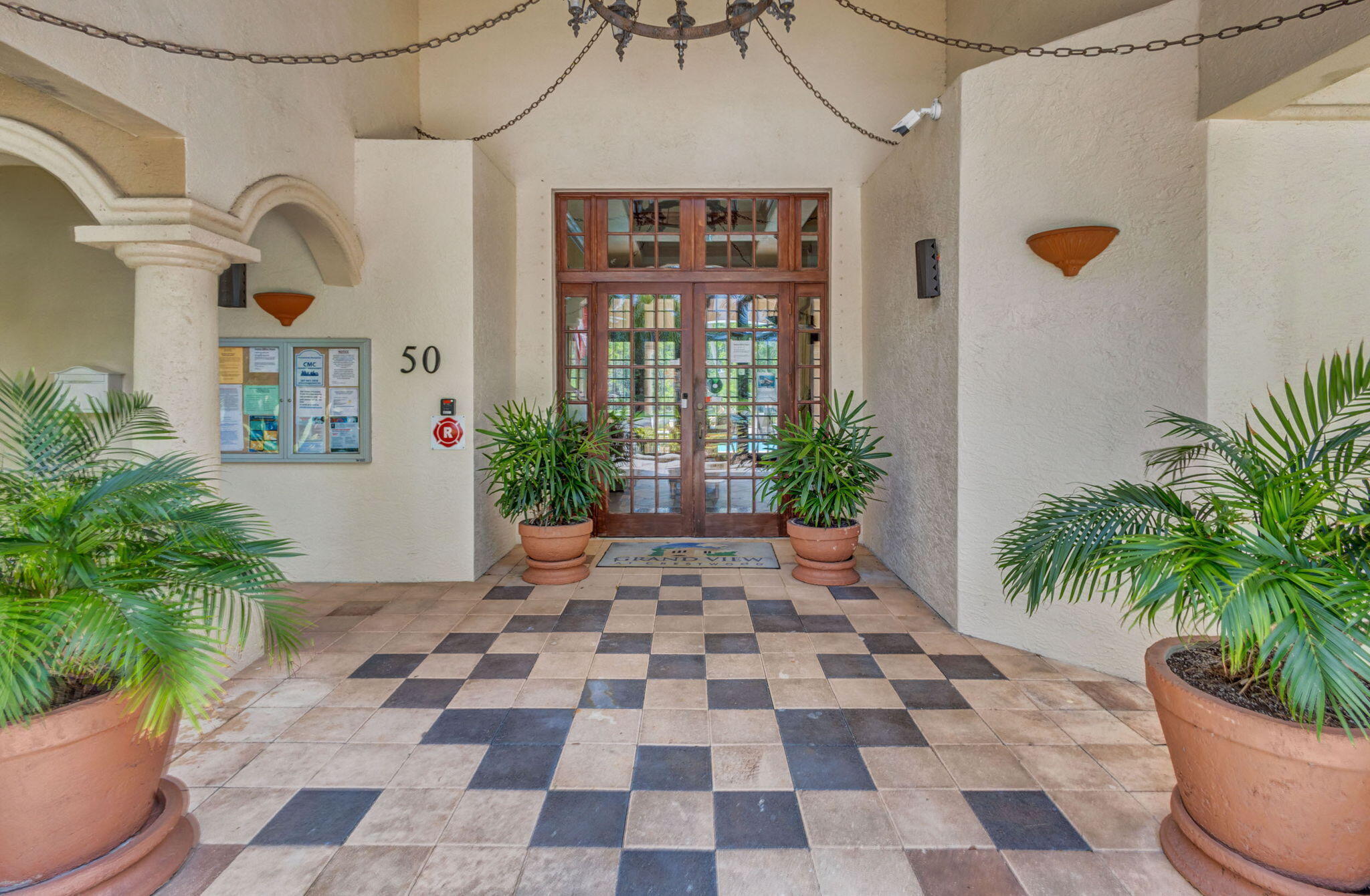 GRAND VIEW AT CRESTWOOD CONDOMINIUM - Residential Lease